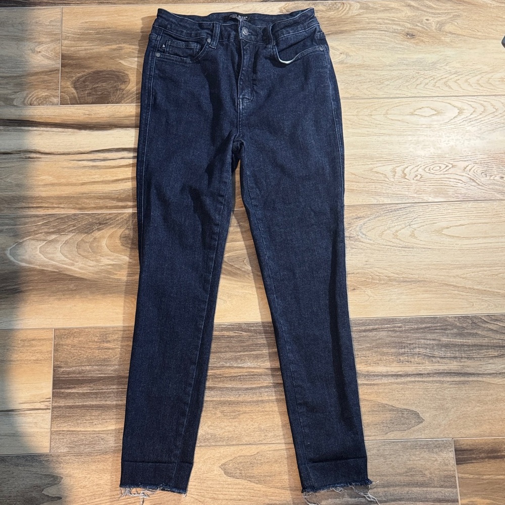 Judy Blue Women’s Skinny Fit Jeans | Size 7/28 | Gently Used | Raw Hem